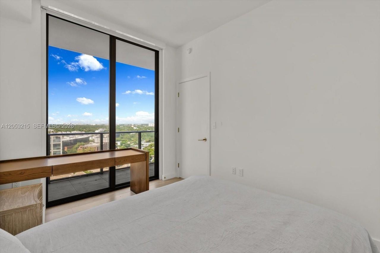 2678 Tigertail Ave , Unit 1605, Miami, FL 33133 Photo