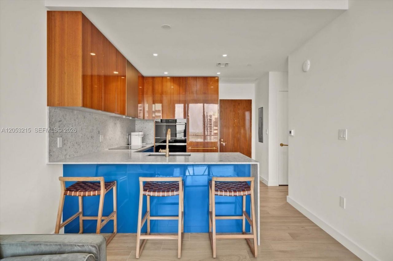 2678 Tigertail Ave , Unit 1605, Miami, FL 33133 Photo