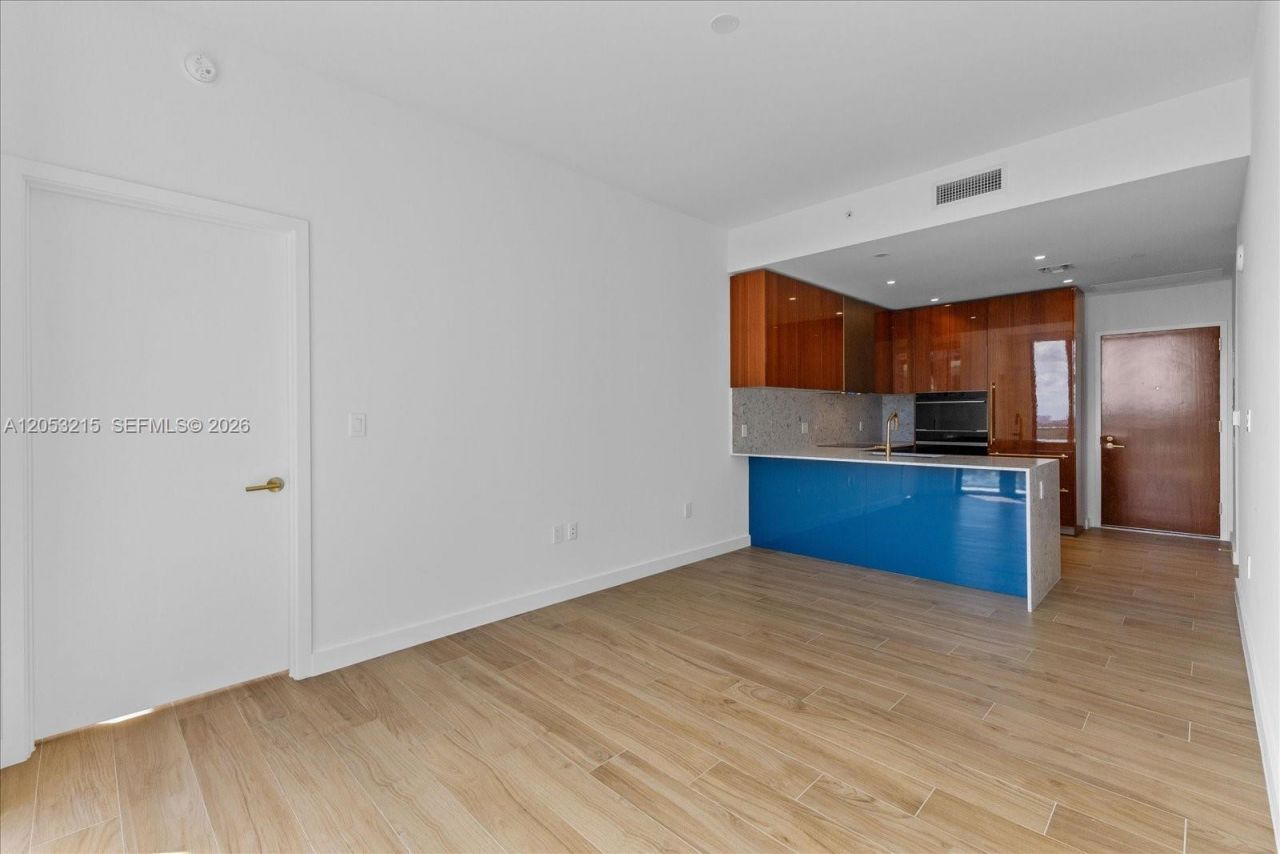 2678 Tigertail Ave , Unit 1605, Miami, FL 33133 Photo