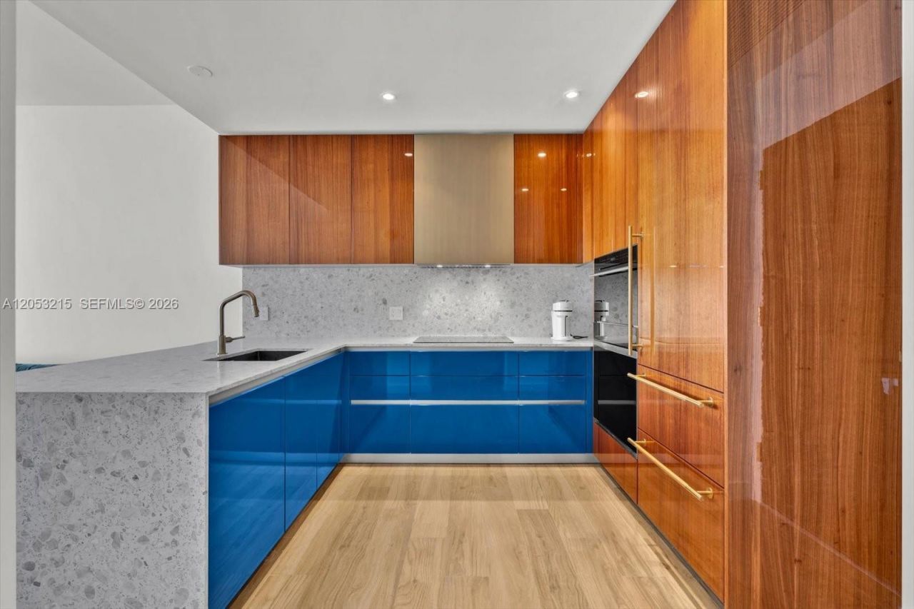 2678 Tigertail Ave , Unit 1605, Miami, FL 33133 Photo