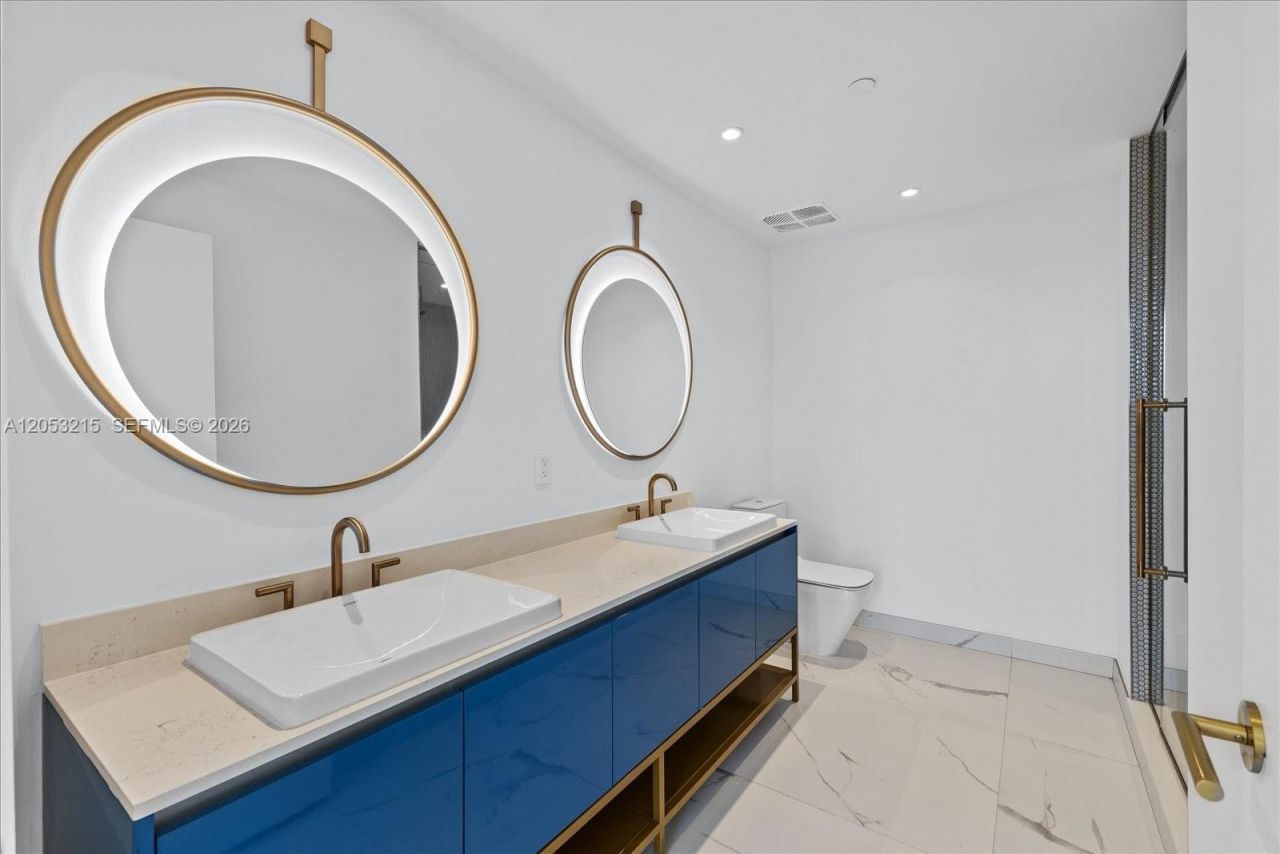 2678 Tigertail Ave , Unit 1605, Miami, FL 33133 Photo
