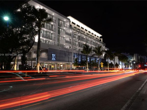 6080 Collins Ave , Miami Beach, FL 33140