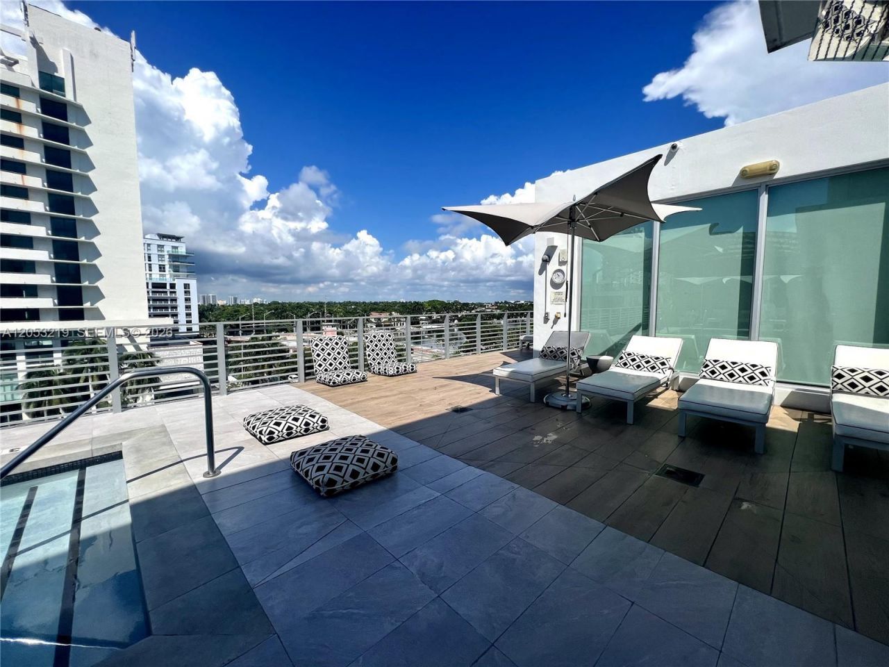 6080 Collins Ave , Miami Beach, FL 33140 Photo