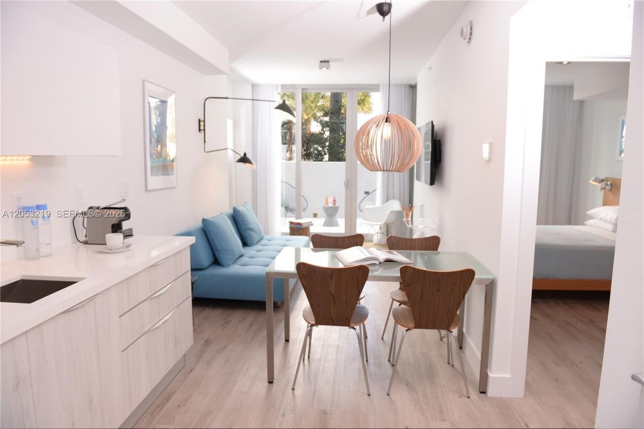 6080 Collins Ave , Miami Beach, FL 33140 Photo