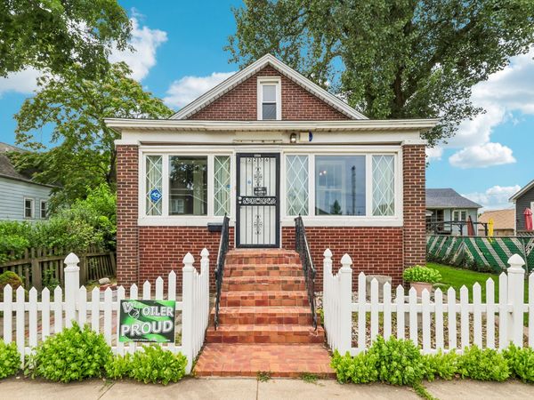2256 White Oak Avenue , Whiting, IN 46394