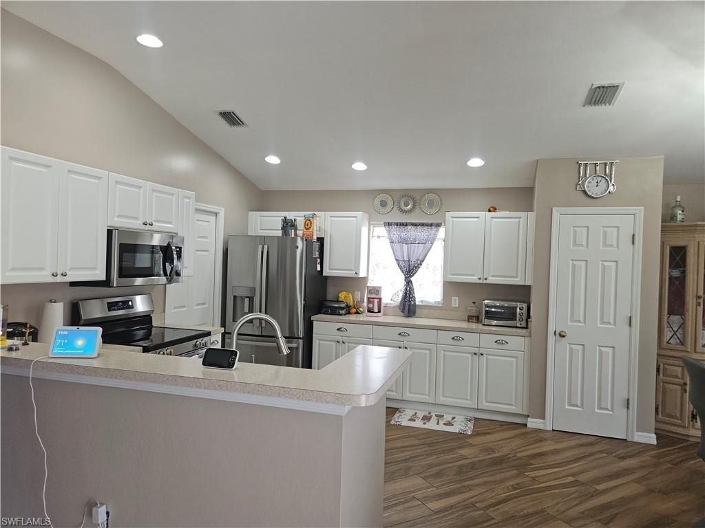 18300 Plumbago Ct , Lehigh Acres, FL 33972 Photo