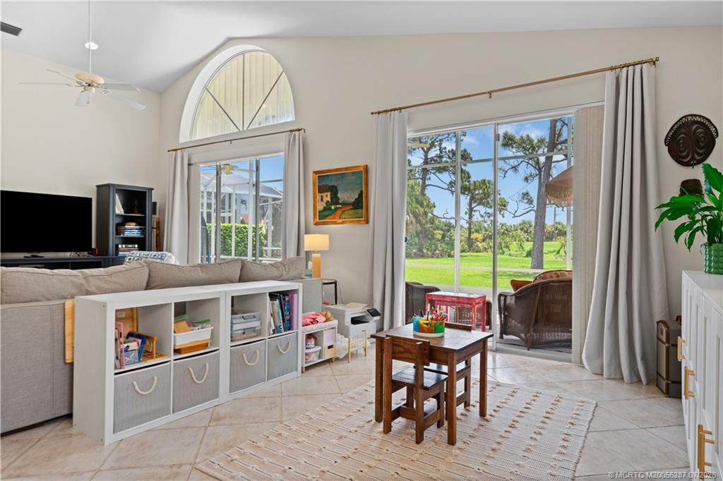 1618 SE Shelburnie Way , Port Saint Lucie, FL 34952 Photo
