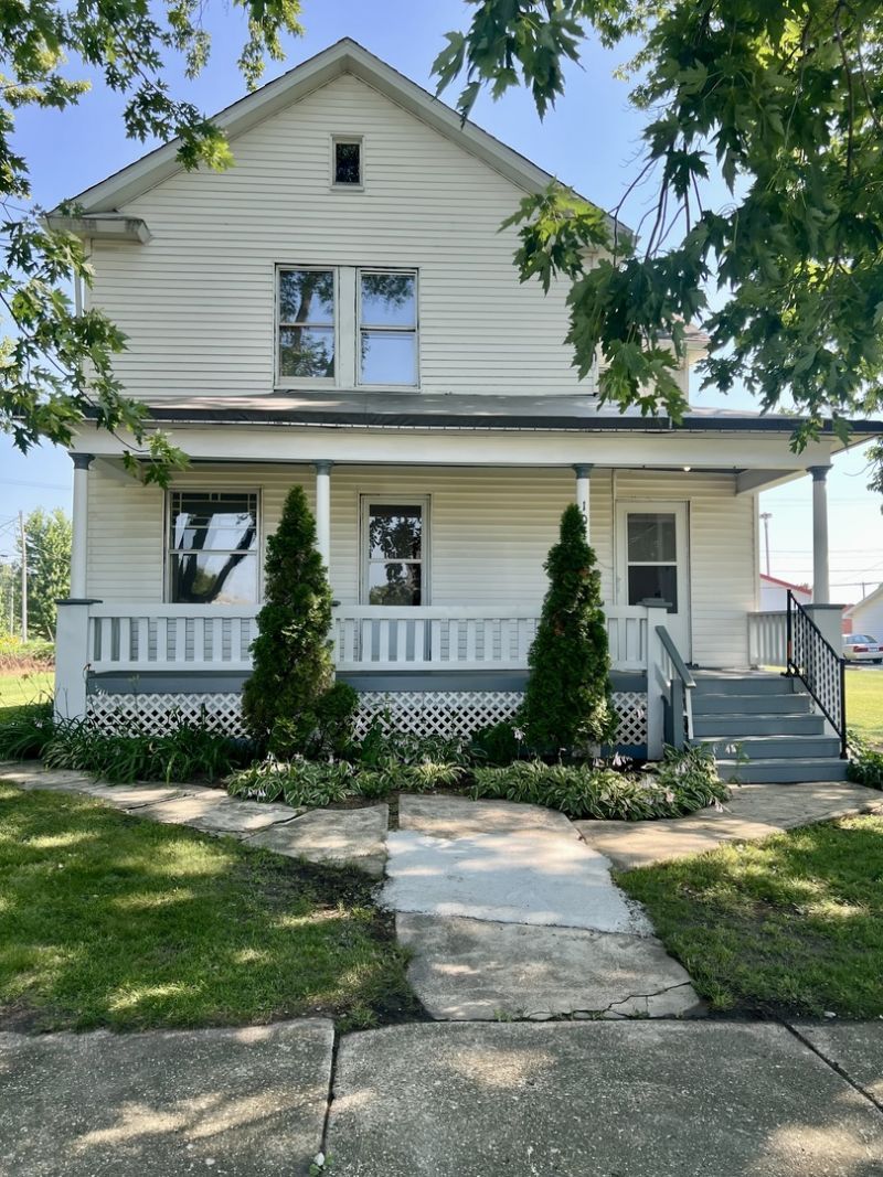 107 W Palmer Street , Thawville, IL 60968