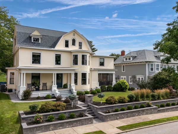 1612 PROSPECT Terrace , Davenport, IA 52803