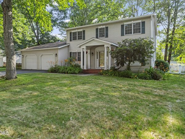 10 Tiffany Place, Saratoga Springs, NY 12866