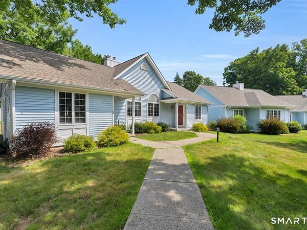 6 Bittersweet, Unit B, Middlefield, CT 06455