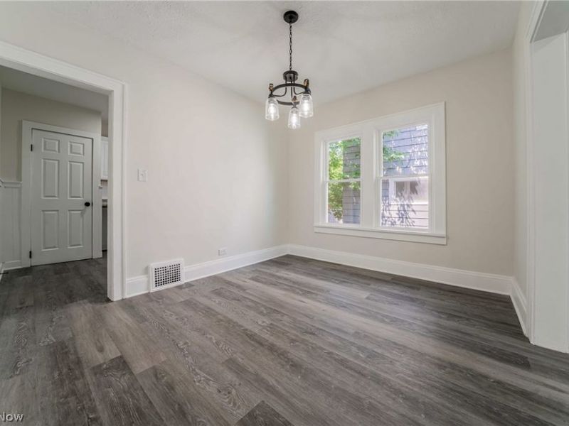 3366 Tullamore Road, Cleveland Heights, OH 44118 Photo 10