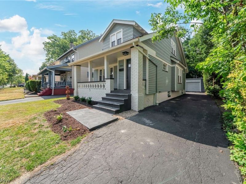 3366 Tullamore Road, Cleveland Heights, OH 44118 Photo 3