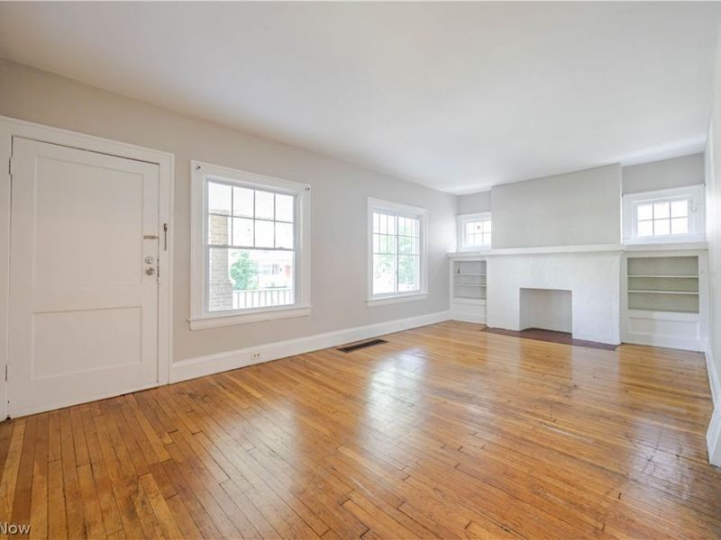 1695 Glenmont Road, Cleveland Heights, OH 44118 Photo 3