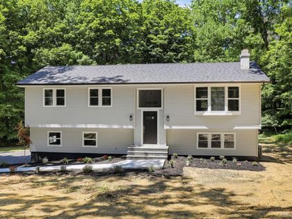 6 Vanessa Lane Staatsburg, NY 12580