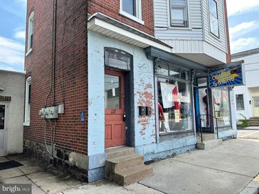 117 MAIN STREET, EAST GREENVILLE, PA 18041