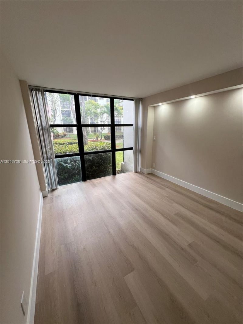 17021 N Bay Rd , Unit 124, Sunny Isles Beach, FL 33160 Photo