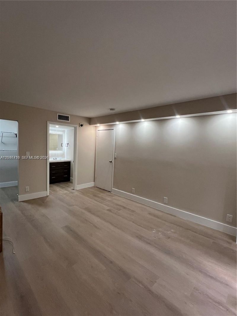 17021 N Bay Rd , Unit 124, Sunny Isles Beach, FL 33160 Photo
