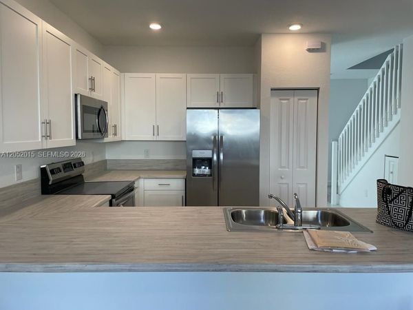 825 NE 211th St , Unit 825, Miami, FL 33179