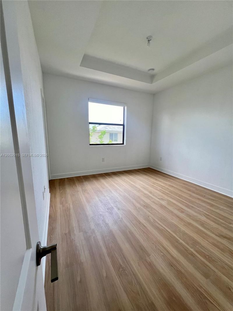 825 NE 211th St, Unit 825, Miami, FL 33179 Photo