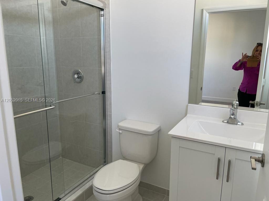 825 NE 211th St, Unit 825, Miami, FL 33179 Photo