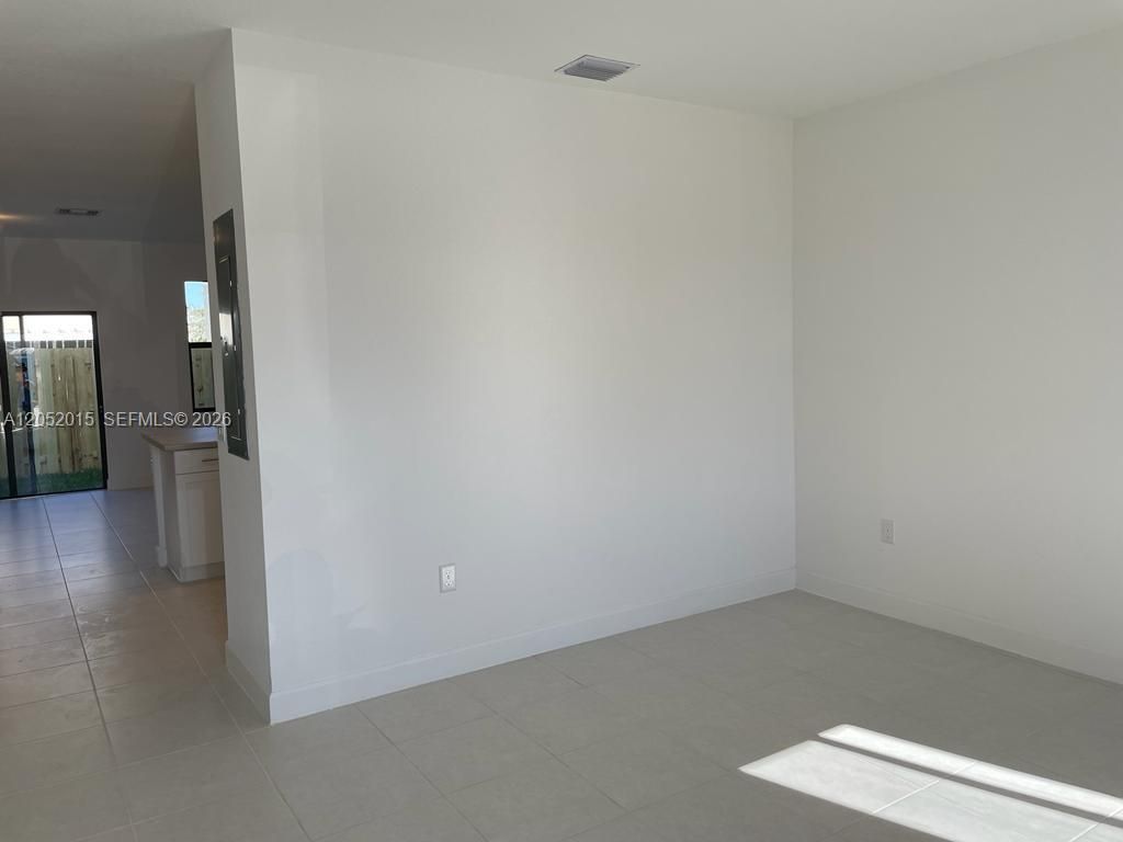 825 NE 211th St, Unit 825, Miami, FL 33179 Photo