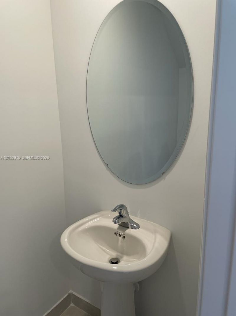 825 NE 211th St, Unit 825, Miami, FL 33179 Photo