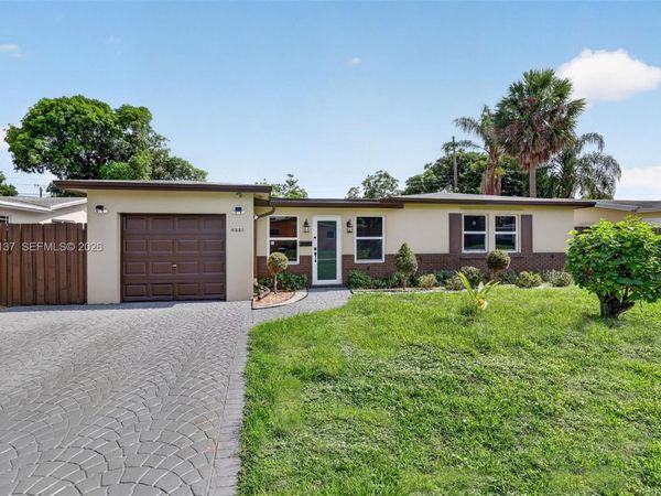 4351 NW 25th St , Lauderhill, FL 33313