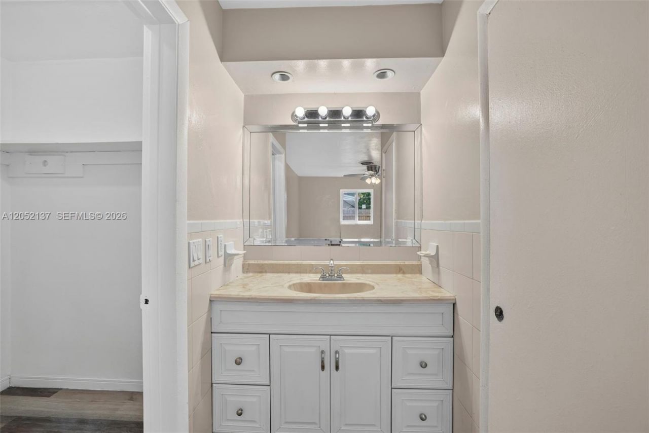 4351 NW 25th St, Lauderhill, FL 33313 Photo