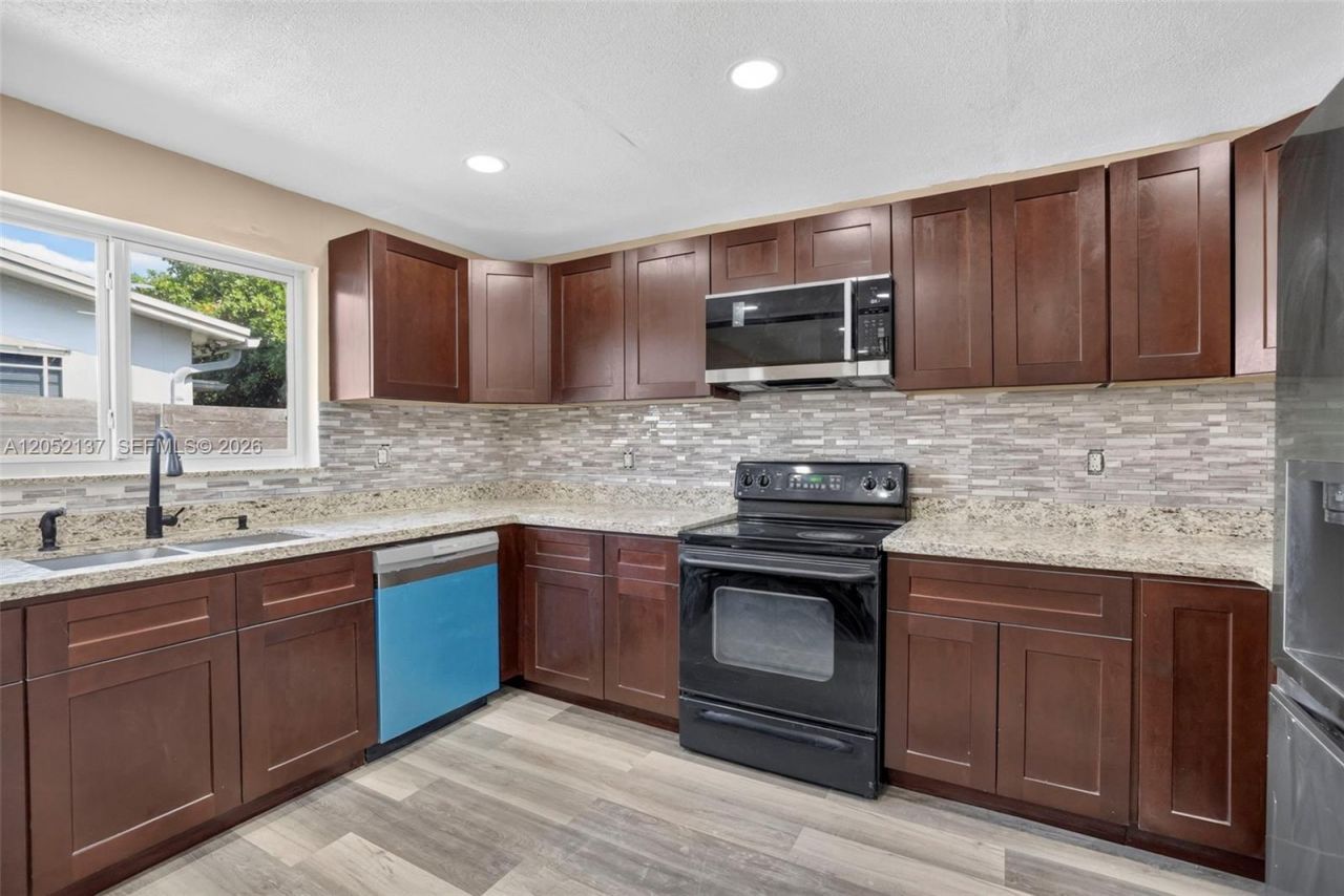 4351 NW 25th St, Lauderhill, FL 33313 Photo