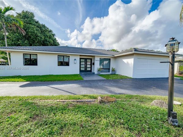 3400 N Park Rd , Hollywood, FL 33021