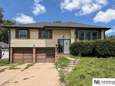 5508 Grand Avenue, Omaha, NE 68104