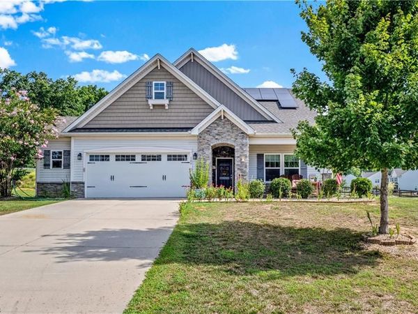 108 Sprucewood Court , Advance, NC 27006