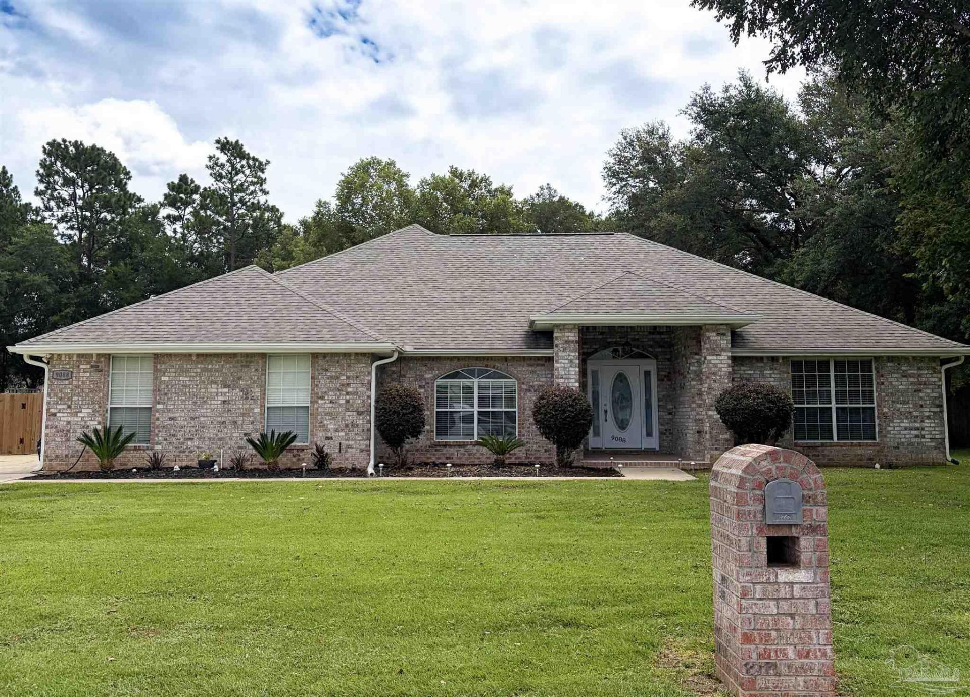 9088 Iron Gate Blvd, Milton, FL 32570 Main Photo
