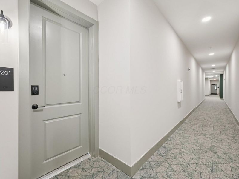 2867 Kobuk Drive , Unit 201, Columbus, OH 43228 Photo 4