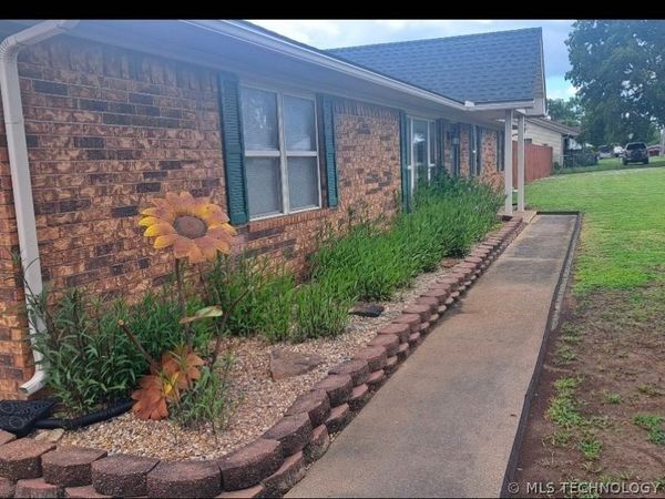 1903 N 11th Street, McAlester, OK 74501