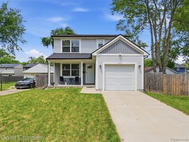 1243 E Milton Avenue, Hazel Park, MI 48030