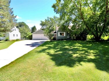15 Ivamae Drive, North Chili, NY 14514
