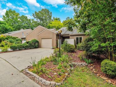 1 Ellsworth Court, Chapel Hill, NC 27517