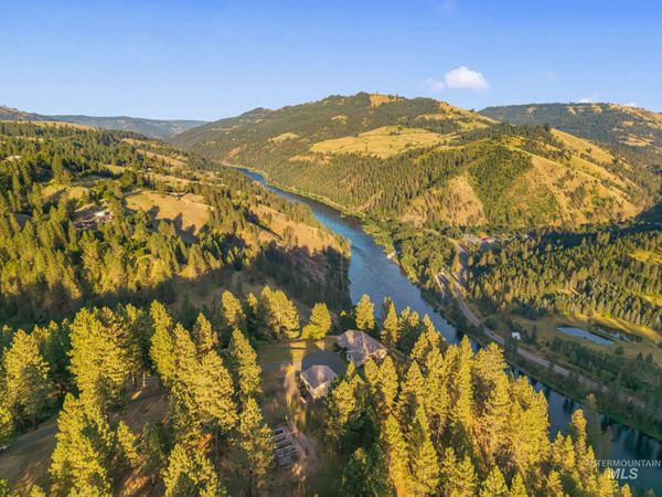 435 River Pointe, Lenore, ID 83541