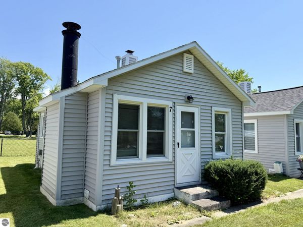7285 Cairn Highway, Unit 7, Kewadin, MI 49648