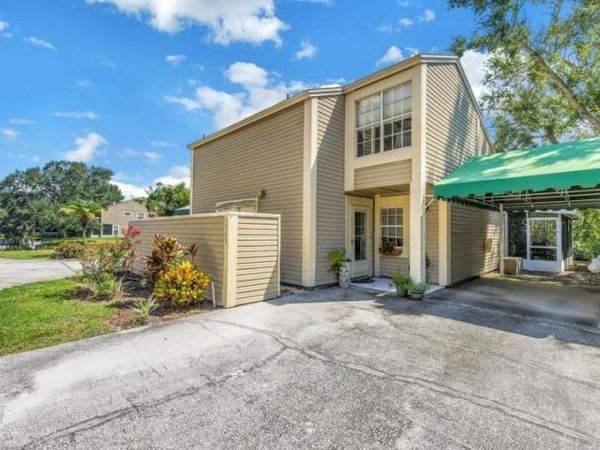 6905 LAKE PLACE COURT , TAMPA, FL 33634