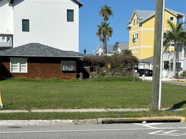 181st AVE W, REDINGTON SHORES, FL 33708
