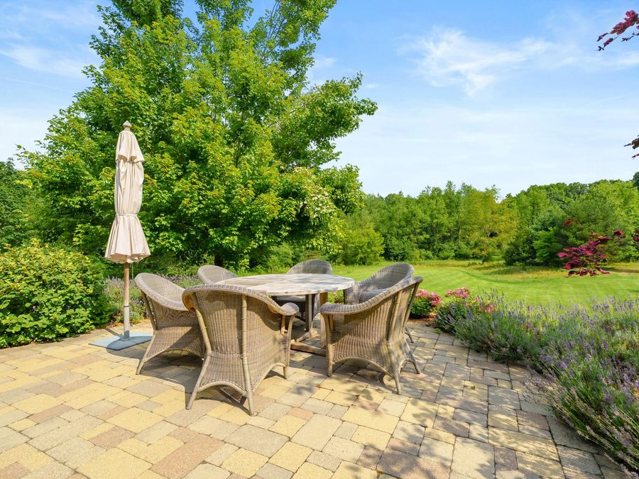 Property Image 100
