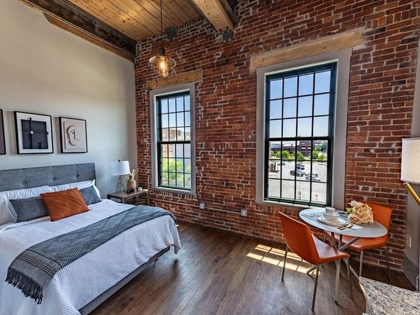 90 Grove St, Unit 306, Worcester, MA 01605