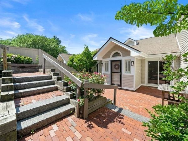 85 Algonquin Road, Unit 85, Newton, MA 02467