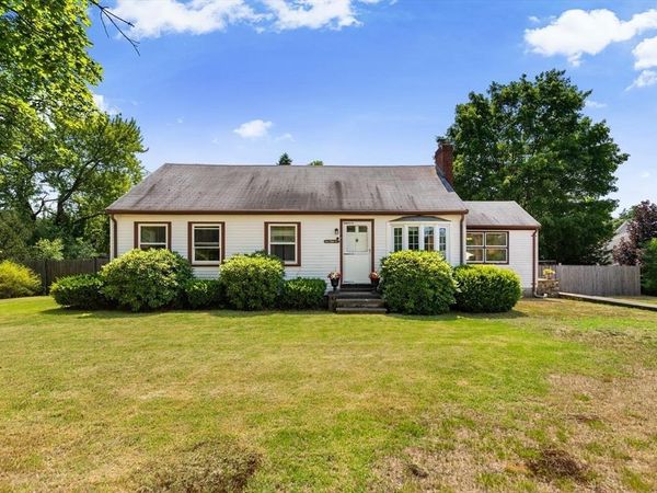 1569 Main St, Tewksbury, MA 01876