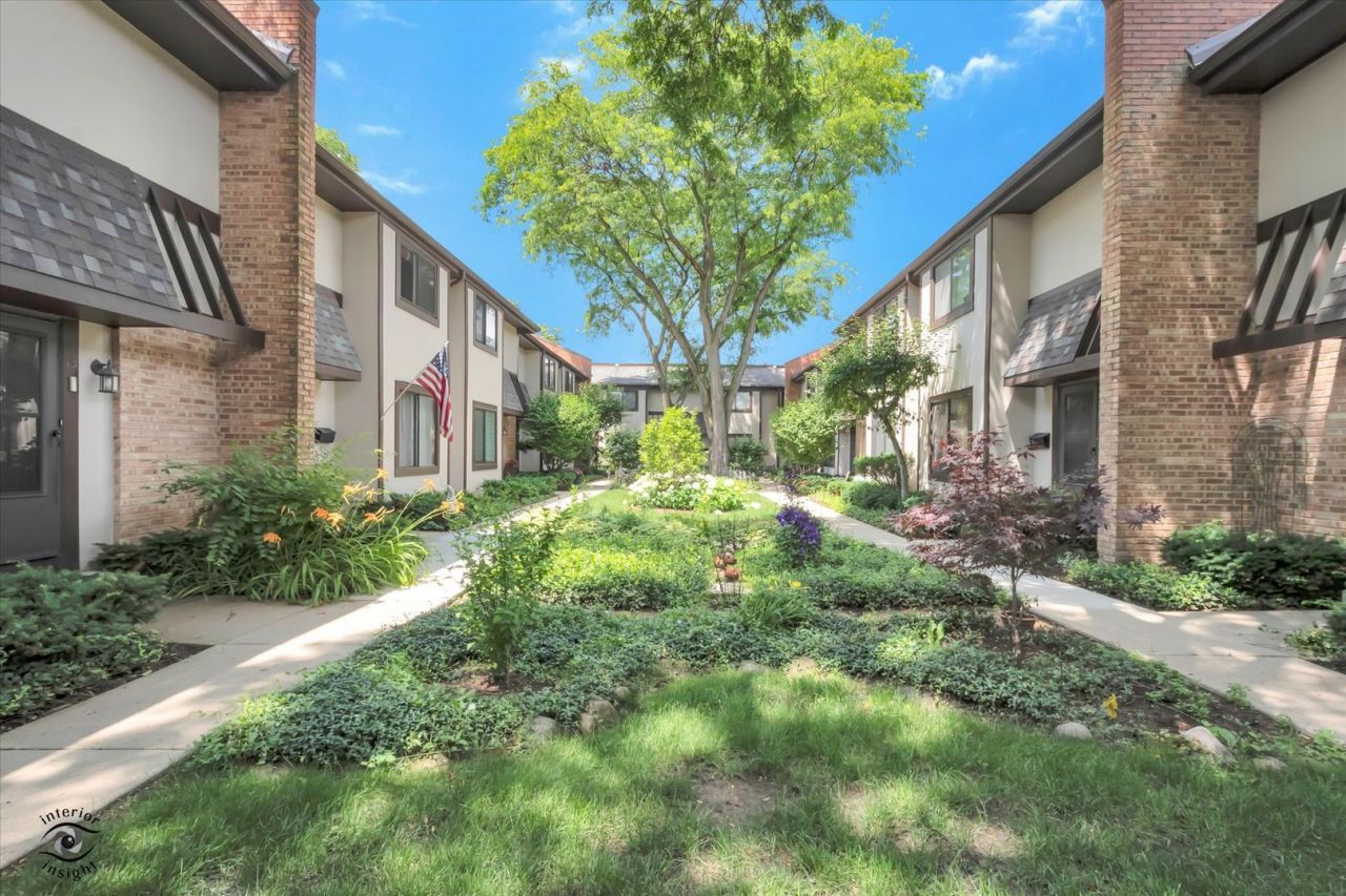 1734 Henley Street , Glenview, IL 60025