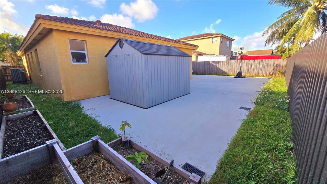2105 NE 40th Ave , Homestead, FL 33033 Photo