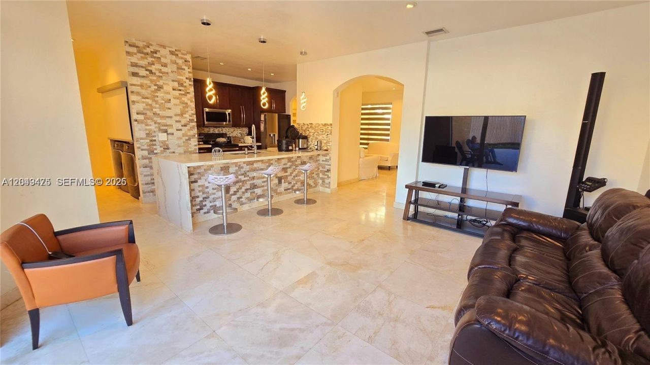 2105 NE 40th Ave , Homestead, FL 33033 Photo